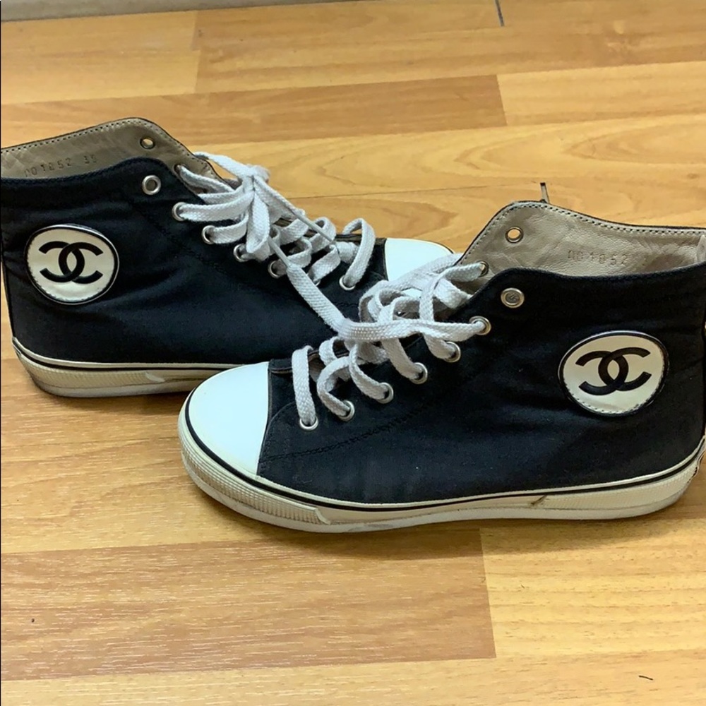 Chanel shoes size 5